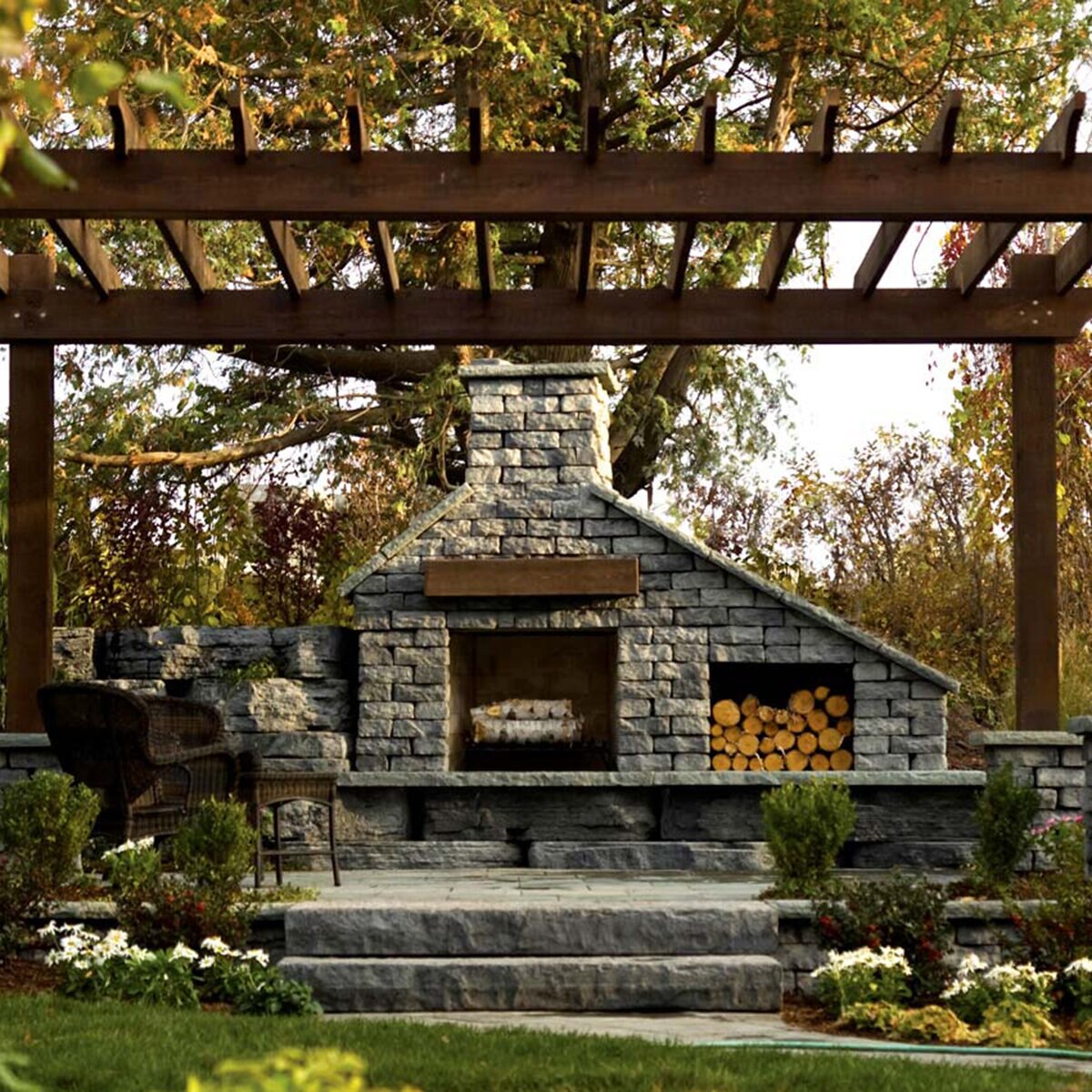 Barkman Dimensional Coping Northern Charcoal (31.75 ln. ft./pallet ...