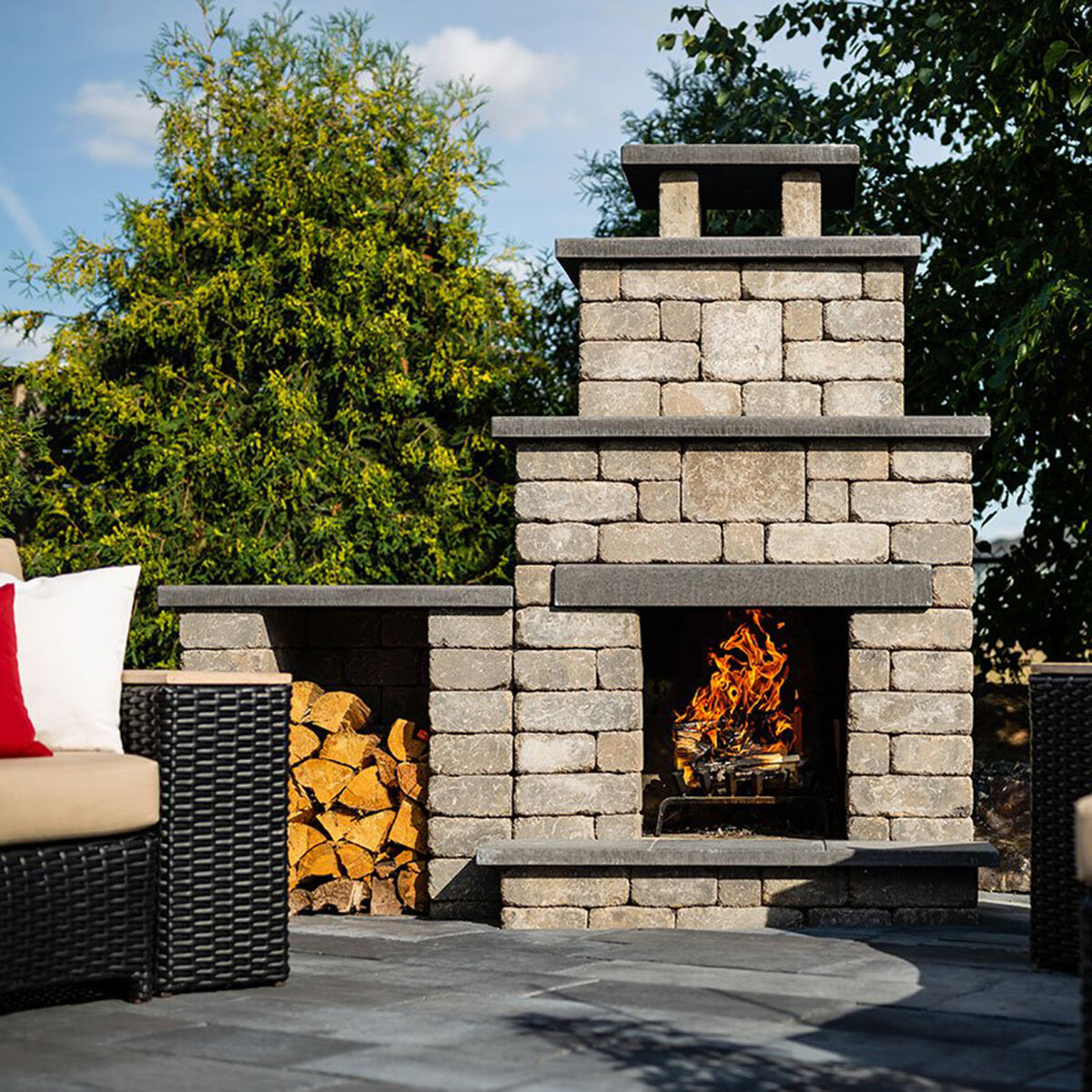 Barkman Quarry Stone Compact Fireplace | SiteOne CA