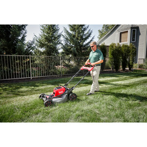 Milwaukee M18 Fuel 21 Self Propelled Mower Kit