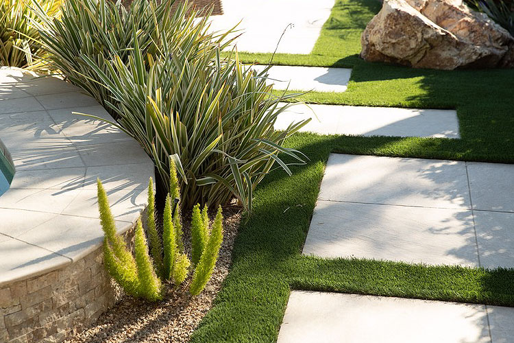 Unlock the Benefits of Adding Synthetic Turf to your Business