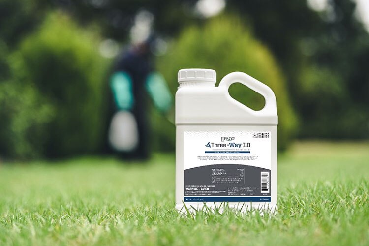 Herbicida de bajo olor LESCO® Three-Way LO